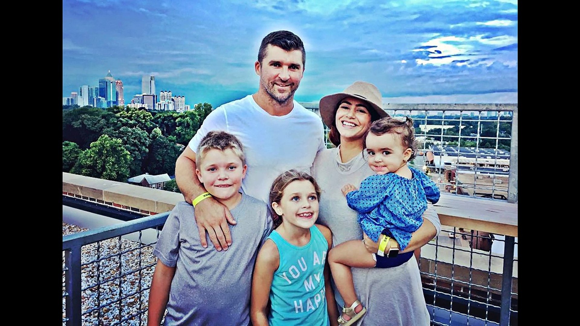 Dan Uggla and his wife and children - video Dailymotion
