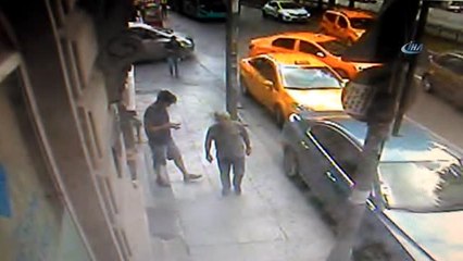 Şişli'de Kapkaç Anı Kamerada