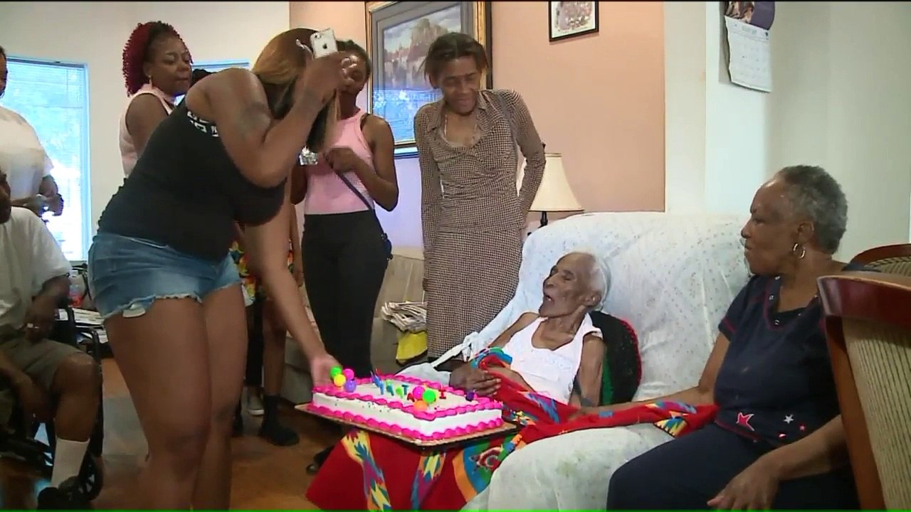 Chicago Woman Celebrates 106th Birthday