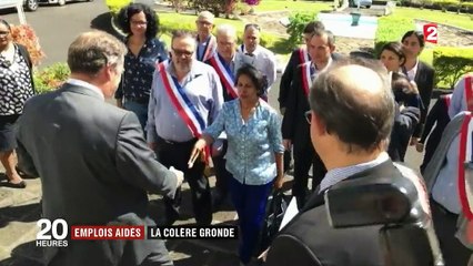 Des maires s'inquiètent de la baisse annoncée du nombre de contrats aidés