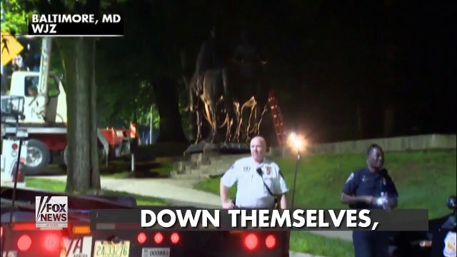 Baltimore removes Confederate statues