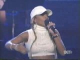 Mary J. Blige Sings A Medley Of Her Songs LIVE!