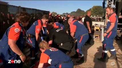 Dans un festival, un jeune simule un malaise "pour rire" - Regardez