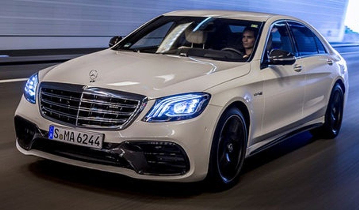 2018 Mercedes-AMG S63 VS AUDI RS6 Avant
