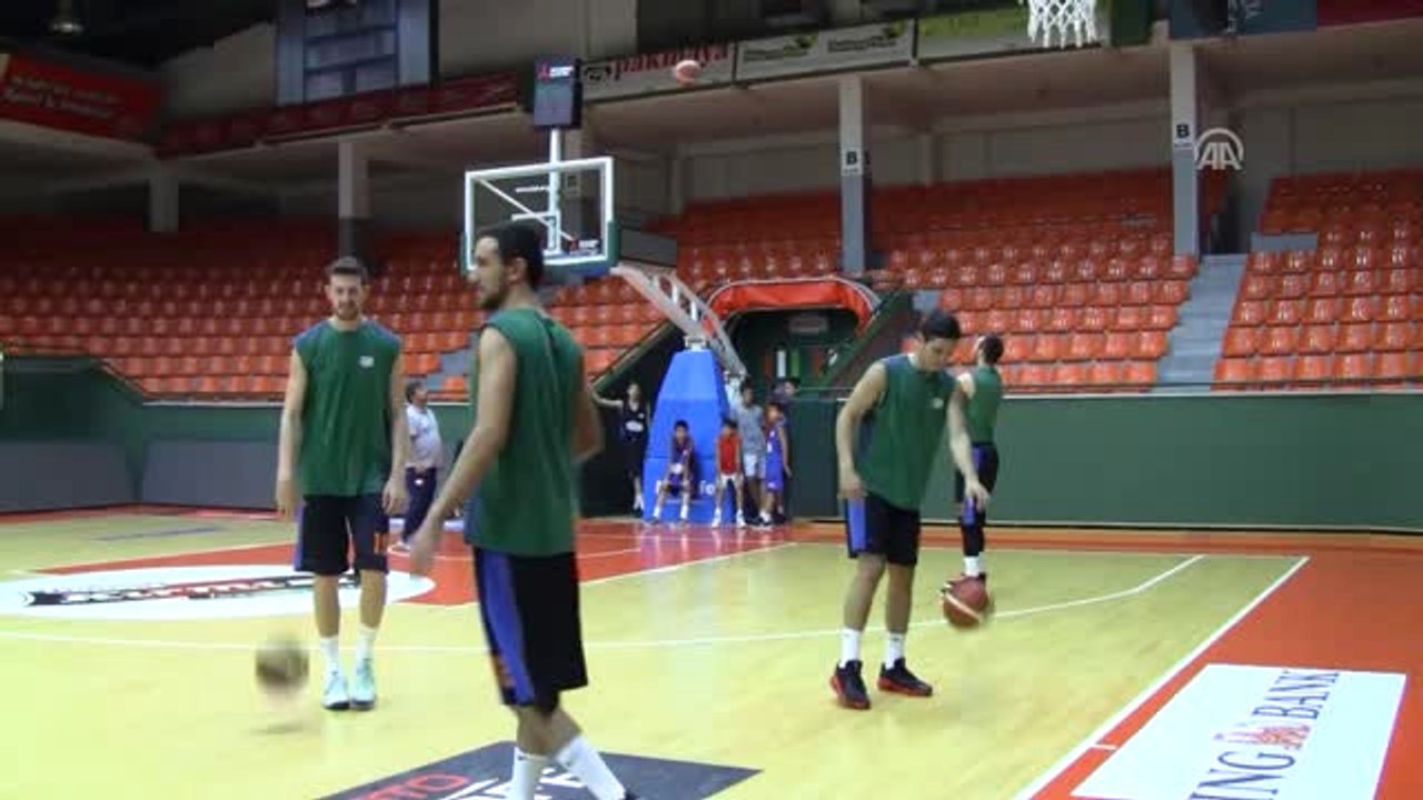 Filipovski: Savaşan ve Her Maçı İsteyen Bir Takım Oluşturmaya Çalışacağız