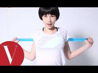 紀培慧 彈力帶運動 睡前3步驟輕鬆瘦｜明星運動室 | Vogue Taiwan