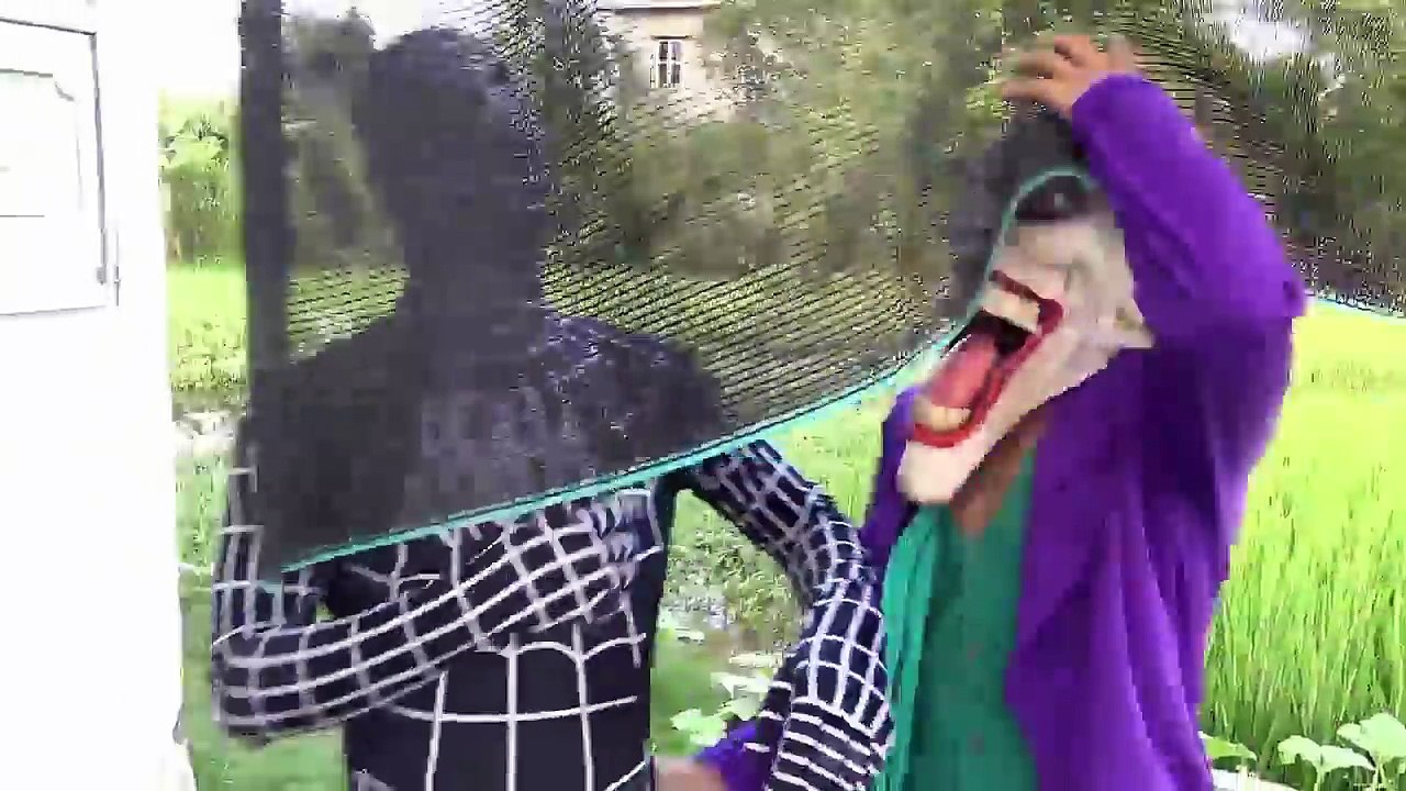 Homem Aranha Banhos de sol Elsa congelada Mulher Gato Apaixonar se Palhaço Brincadeiras Ví