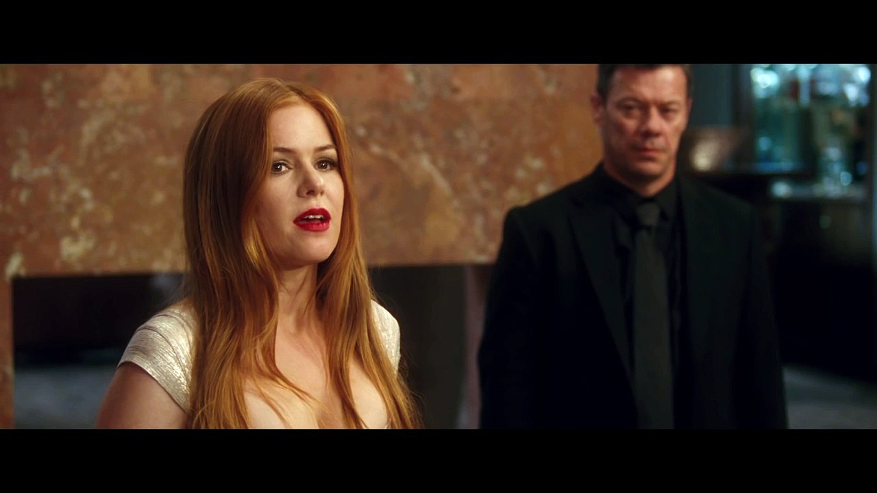 Isla Fisher Gal Gadot Kiss