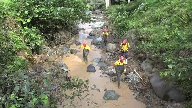 Rize'de Kayıp Kişiyi Arama Çalışmaları Sürüyor