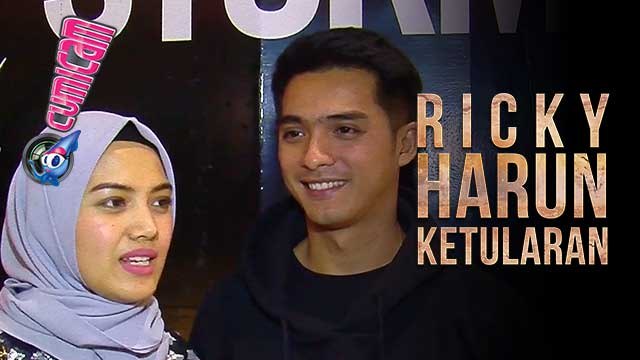 Sibuk Jadi Dosen & Urus Anak, Istri Ricky Harun Juga Perdalam Agama - Cumicam 17 Agustus 2017