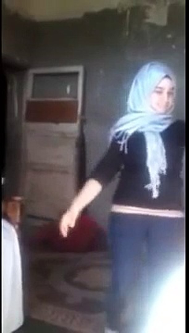رقص بنت محجبه على الطبله وهز جامد بالجينز اخر دلع - video Dailymotion