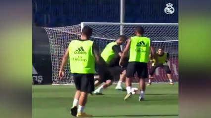 كريستيانو رونالدو يكرر هدف كلاسيكو السوبر فى التدريبات