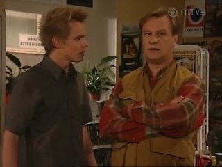 Salkkarit - Ismo yrittää heittää Kallen ulos (2000)