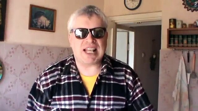 Вот так мужик в очках снимал видео балдёж