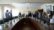 Bakan Eroğlu, Van Valiliği ve AK Parti İl Başkanlığını Ziyaret Etti