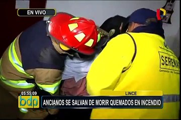Rescatan a dos ancianos de un incendio en Lince