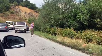 Kamioni përplaset me veturë në aksin Skenderaj-Mitrovicë