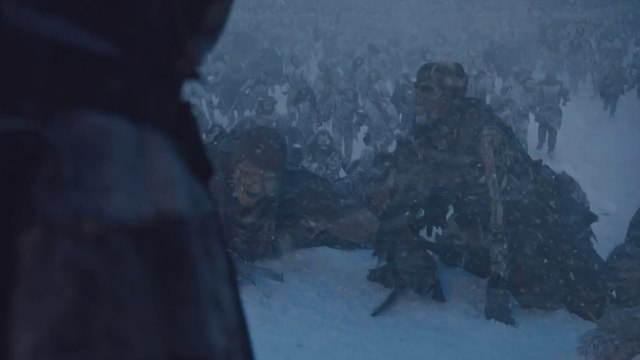 Game of Thrones - daenerys targaryen comes to save Jon snow from knight king