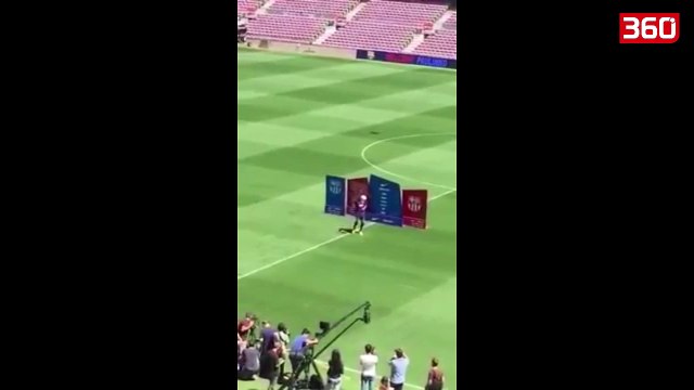 Shikoni pse te gjithe po qeshin me blerjen e fundit te Barcelones (360video)