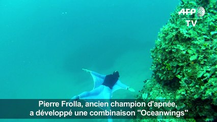 Tải video: Pierre Frolla, l’homme qui volait dans l’océan