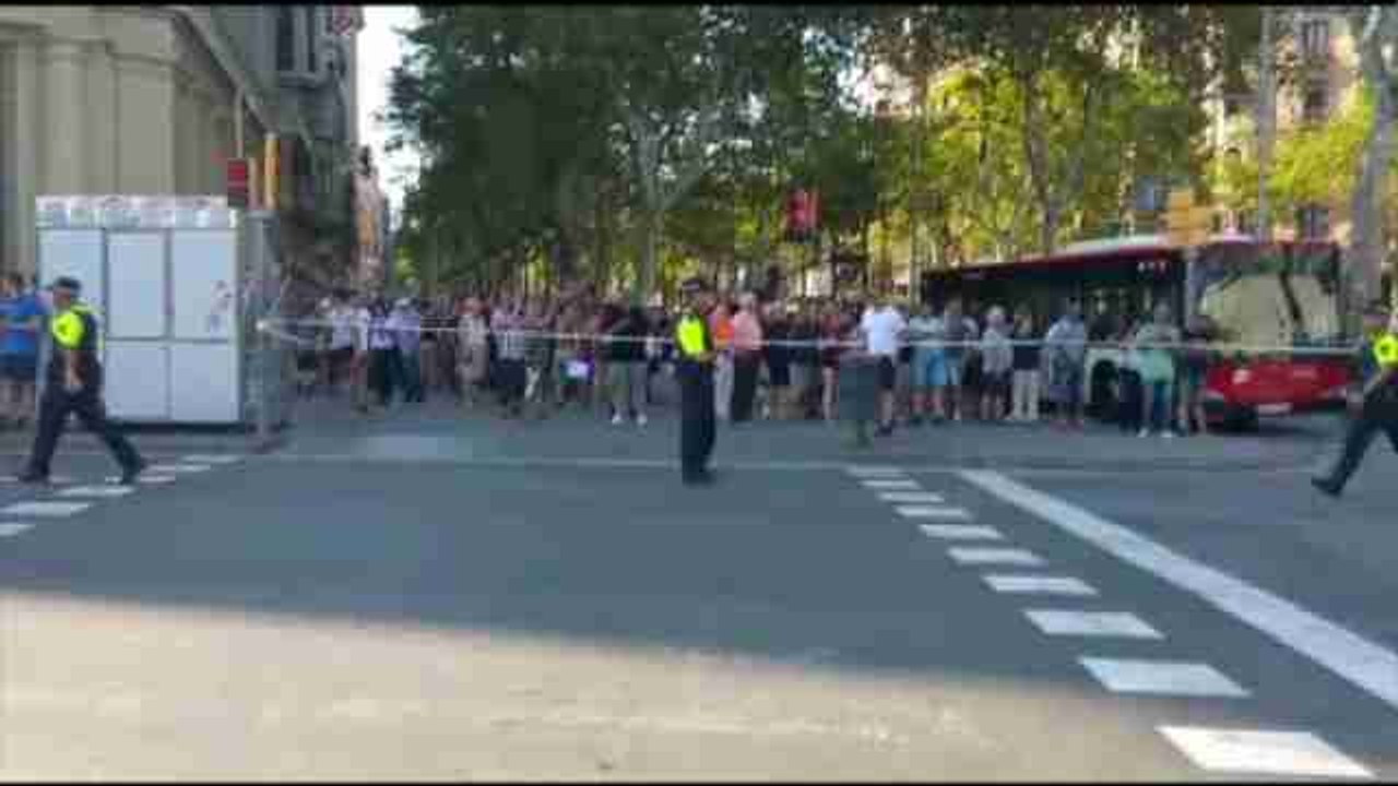 Buscan una segunda furgoneta por el atropello masivo en Las Ramblas