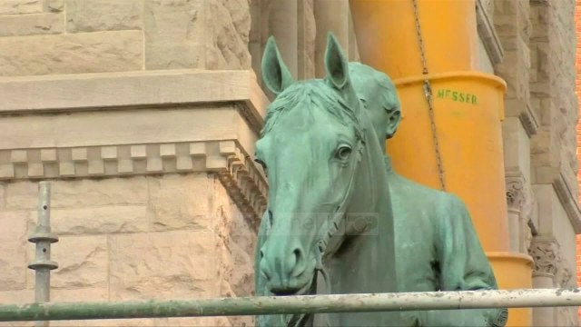 Trump dënon heqjen e statujave të luftës civile - Top Channel Albania - News - Lajme