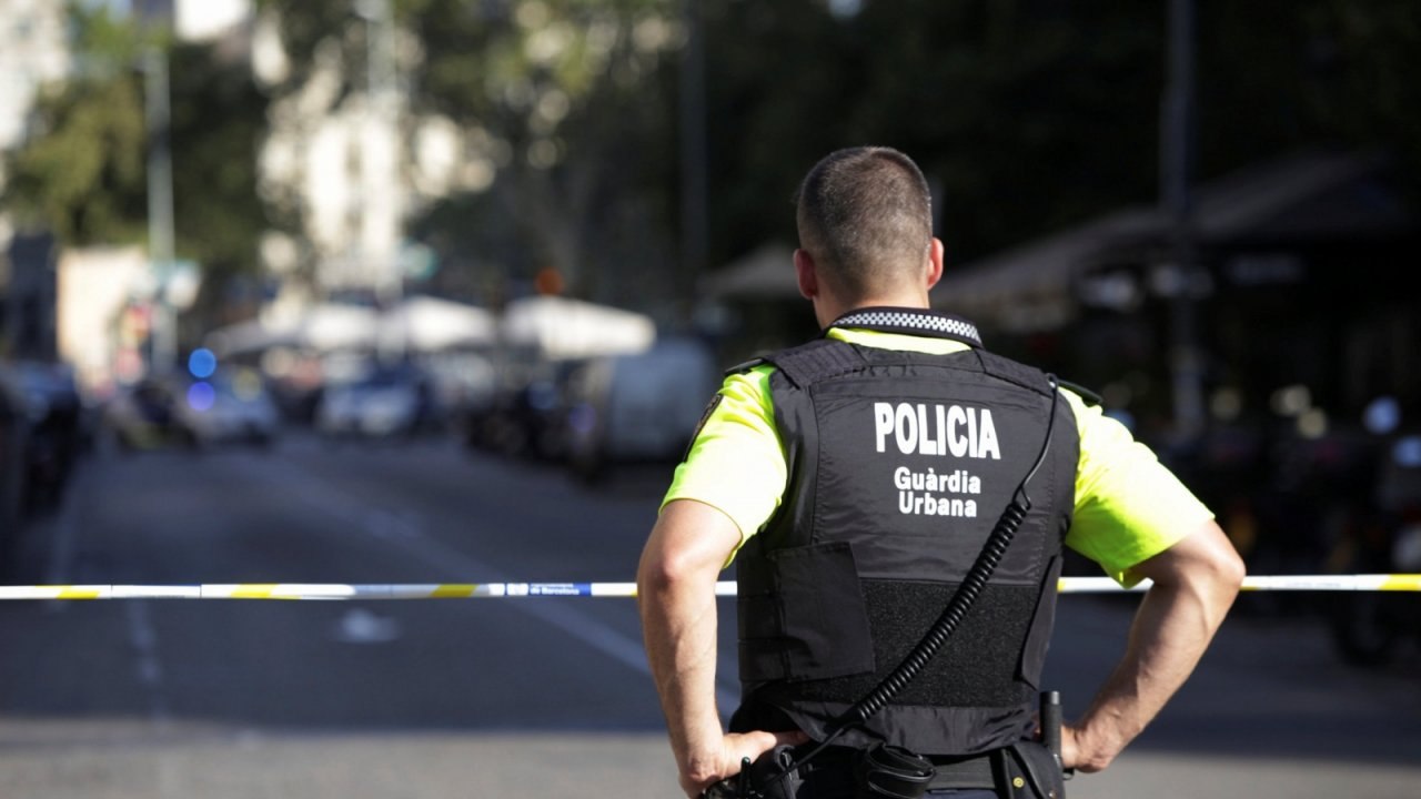 Witness describes panic on Barcelona's Las Ramblas as police close area