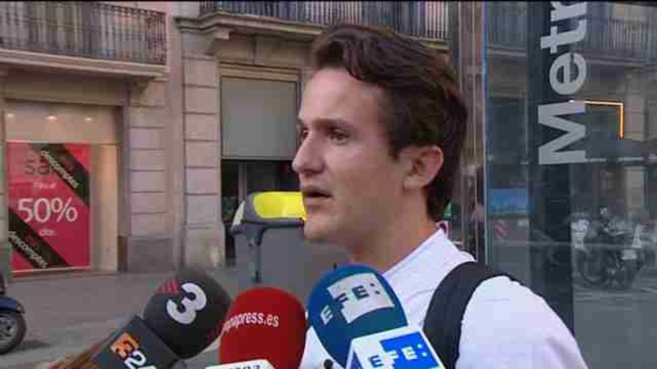 Testigo del atentado de Barcelona: "El conductor iba haciendo eses queriendo dar a la gente"