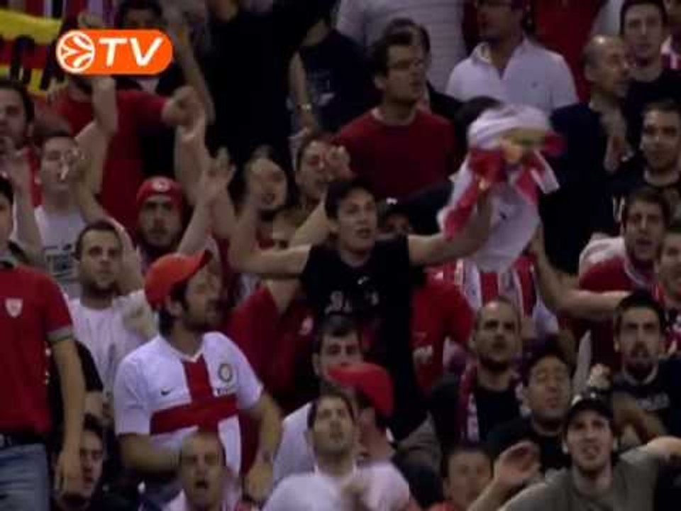Olympiacos signs also Kleiza!