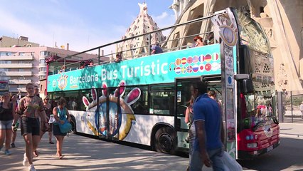 ¡Basta de turistas!, dicen los españoles