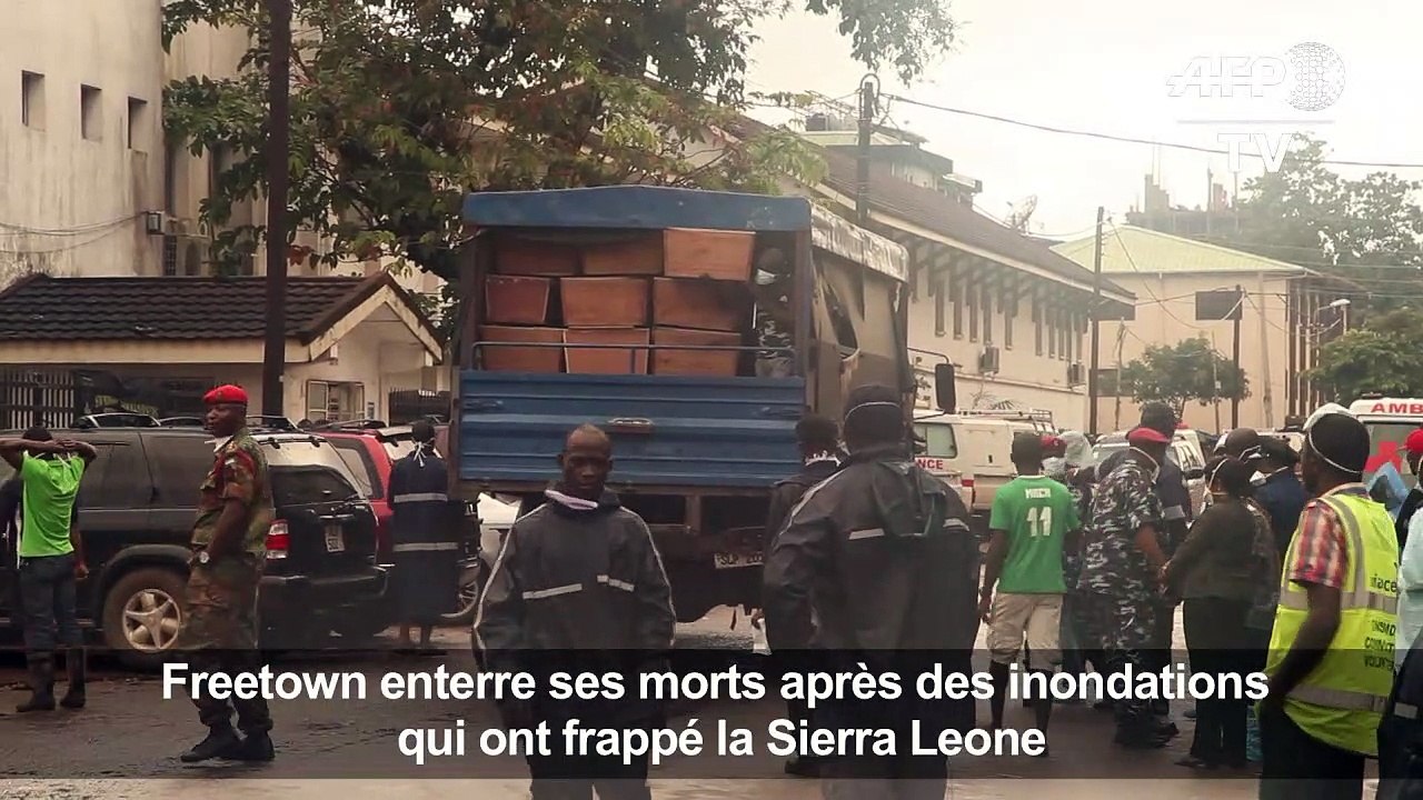 Freetown enterre ses morts après des inondations
