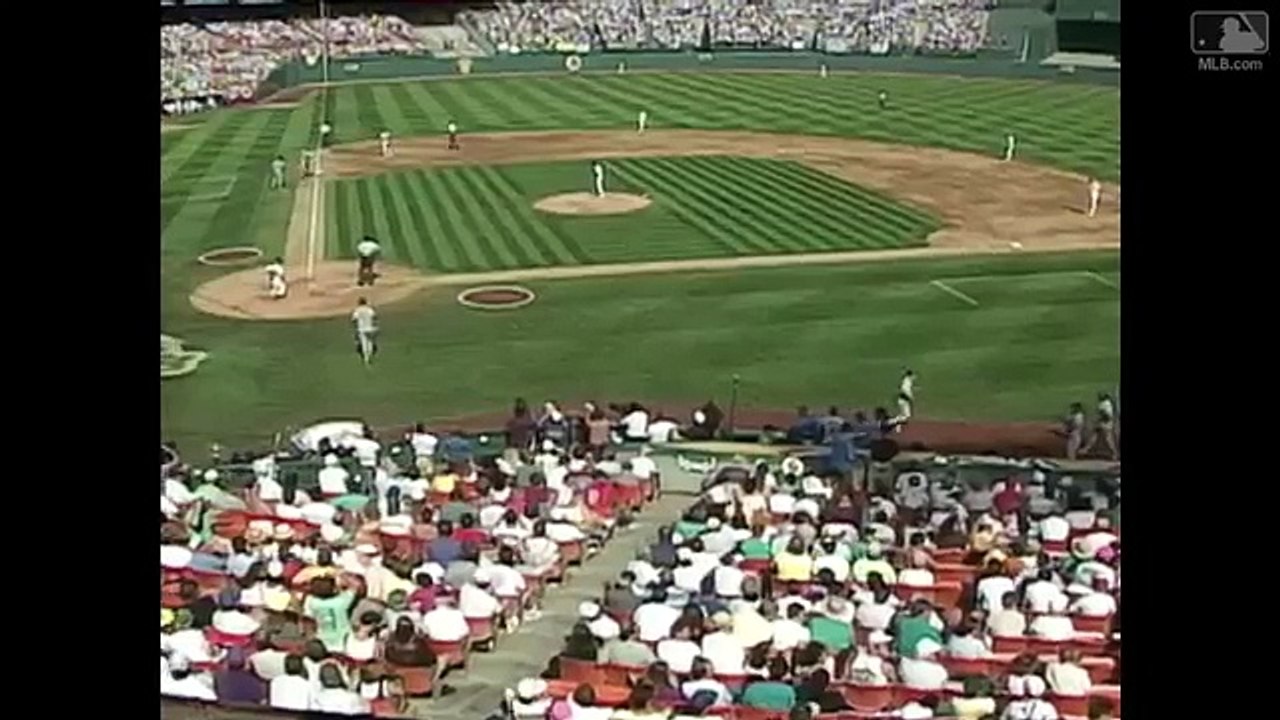 1992 ALCS Gm5: Winfield hits a solo homer in the 4th