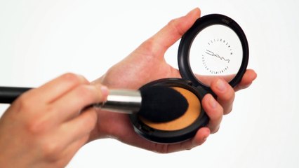 How to Apply Bronzer the Right Way