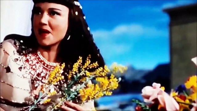 LES DIX COMMANDEMENTS Du berceau sur le Nil au palais du Pharaon