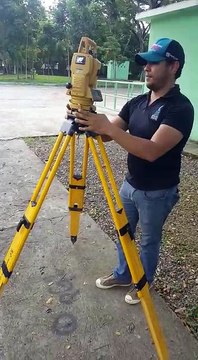 Nivelando Estación Total Gerardo Antigua