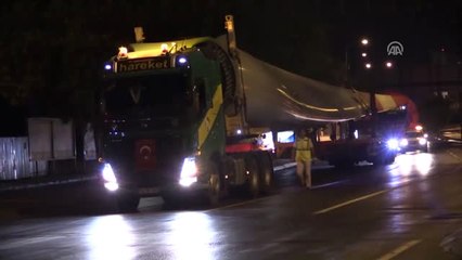 İEF'de Sergilenecek 96 Metrelik Rüzgar Türbini Tırlarla Taşındı
