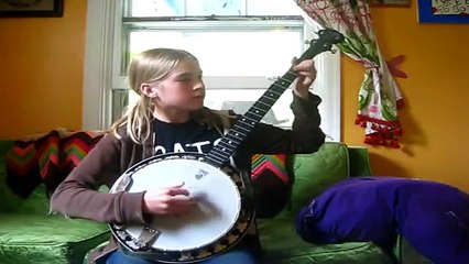 (Foggy Mountain Breakdown) - Annika playing her banjo!