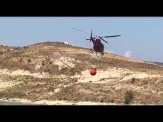 Ora News - VIVA për të dytën ditë rradhazi në betejë me flakët në Voskopojë