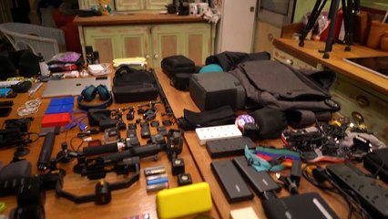 BEST TRAVEL VLOGGING GEAR 2017!