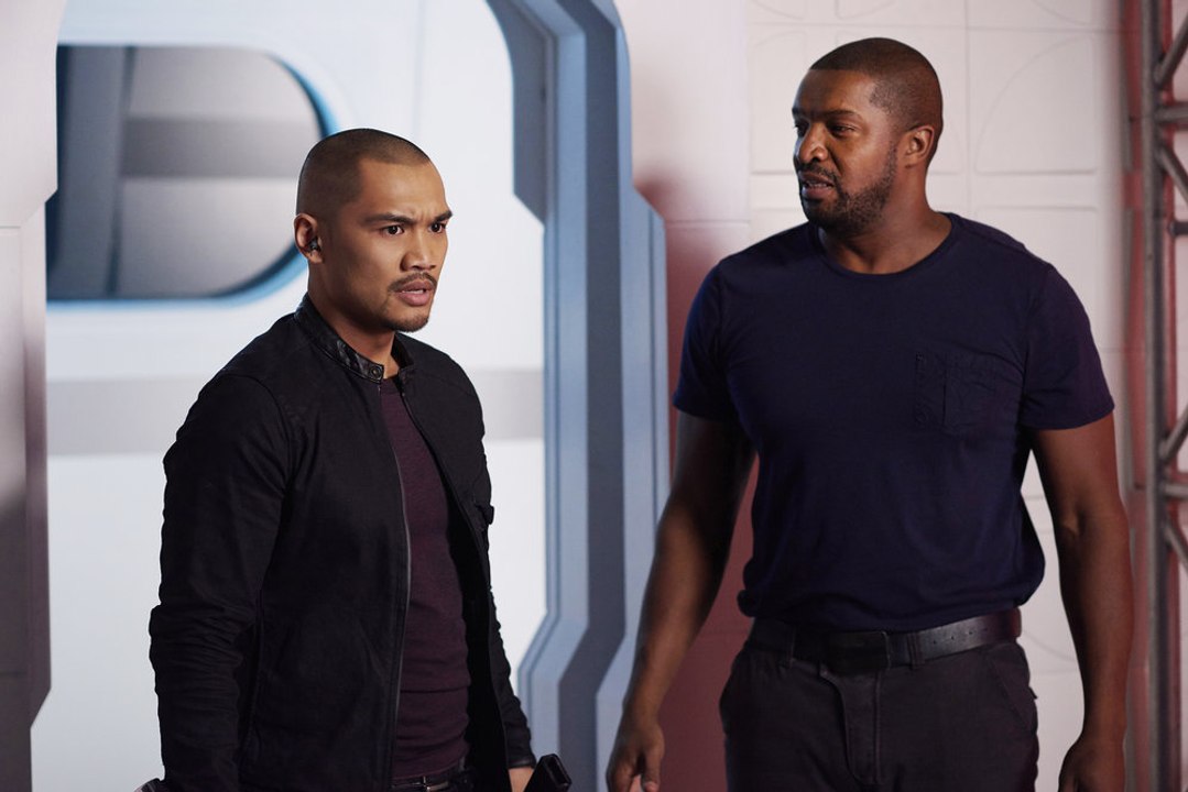 Watch Dark Matter - Season 3 Episode 13 : Nowhere to Go