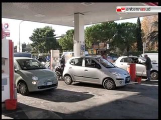 TG 07.12.11 Rincari sul carburante? I cittadini non ce la fanno più