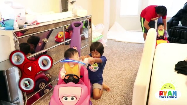 GIANT FIDGET SPINNER Chase and Hide N Seek Kids Pretend Playtime Family Fun Prank-tu5DuRfISew