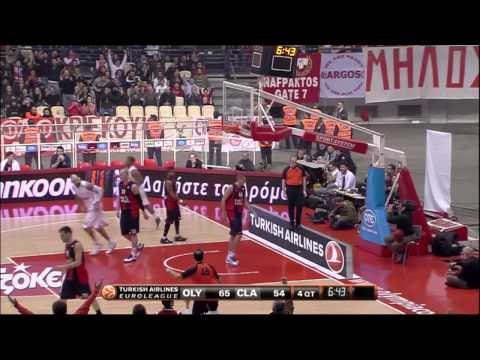 Dunk of the Night: Kyle Hines, Olympiacos Piraeus