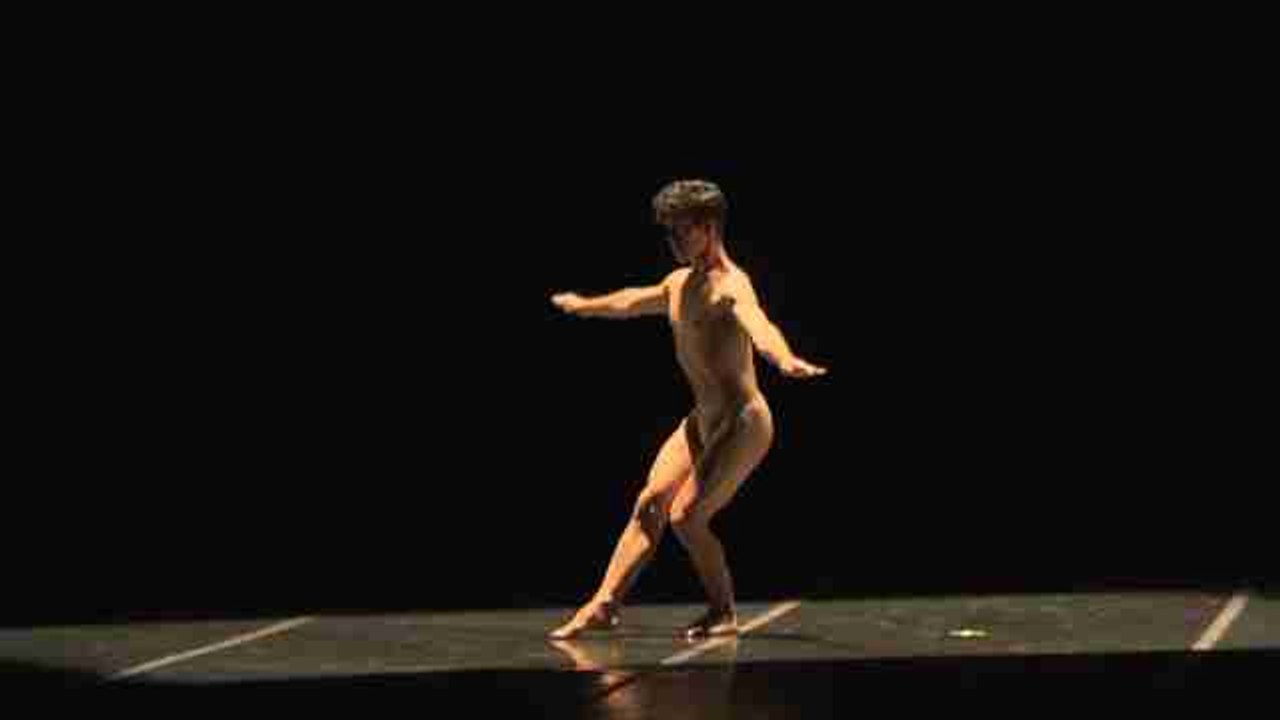 Peralada planta cara al terror con el arte de Acosta Danza