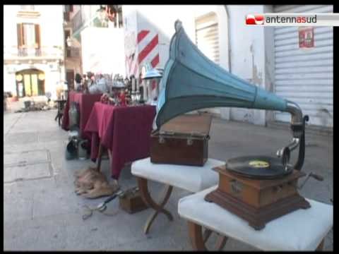 TG 09.01.11 Cose Antiche , mercatino dell'antiquariato, anima piazza Mercantile a Bari
