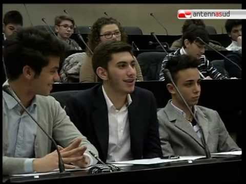 TG 12.01.12 Parlamento dei giovani, oggi l'insediamento alla Regione Puglia