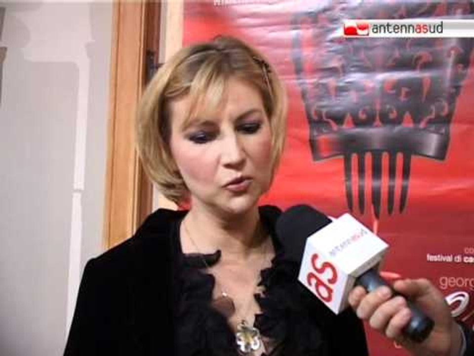 TG 16.01.12 Interpreti e registi nel Foyer del Teatro Petruzzelli, aspettando la Carmen