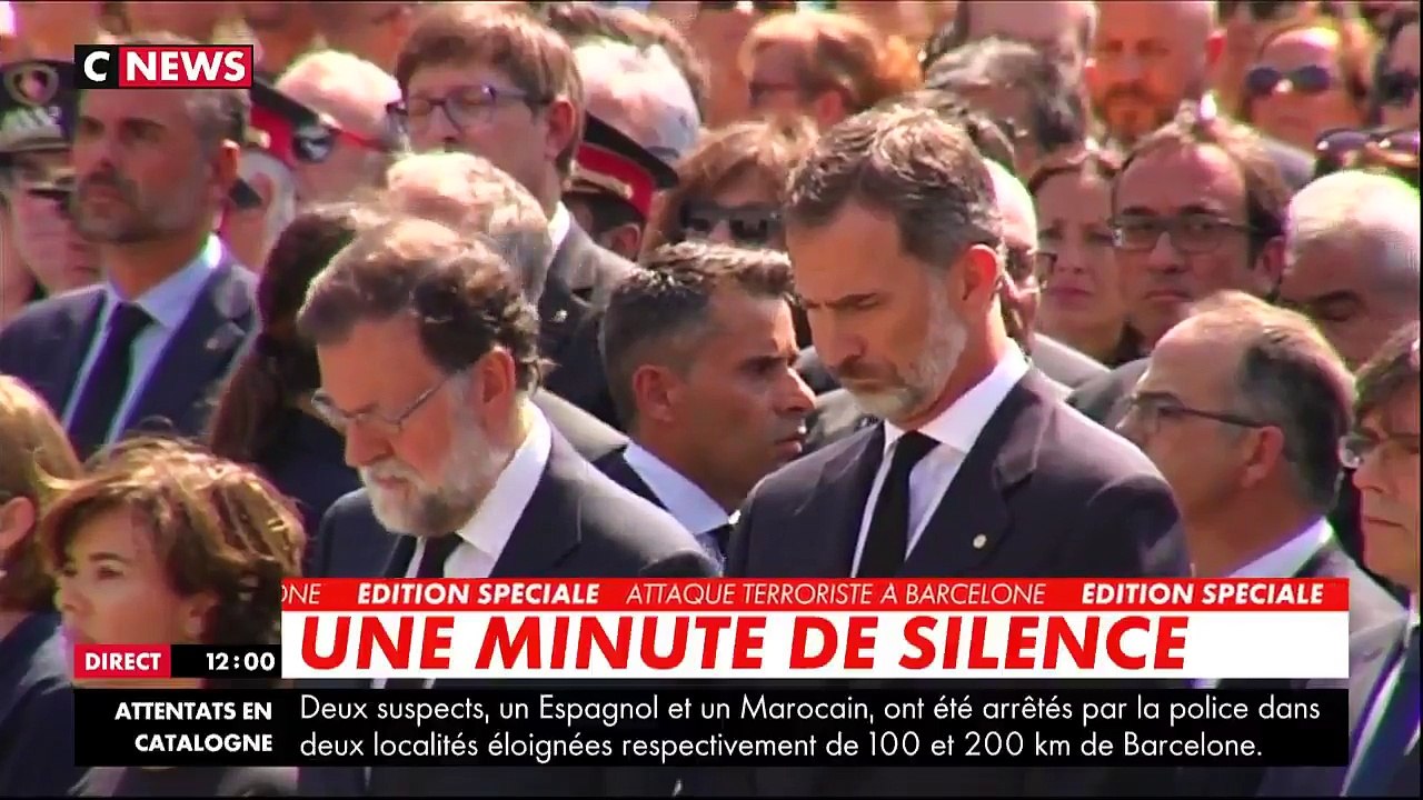 Attentats en Espagne- La place Catalunya, noire...