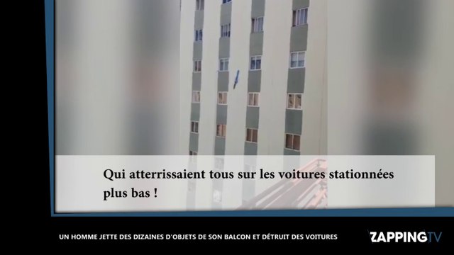 De son balcon, un homme jette des dizaines d'objets et détruit les voitures plus bas (vidéo)