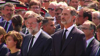 Spain's King Felipe joins minute's silence in Barcelona